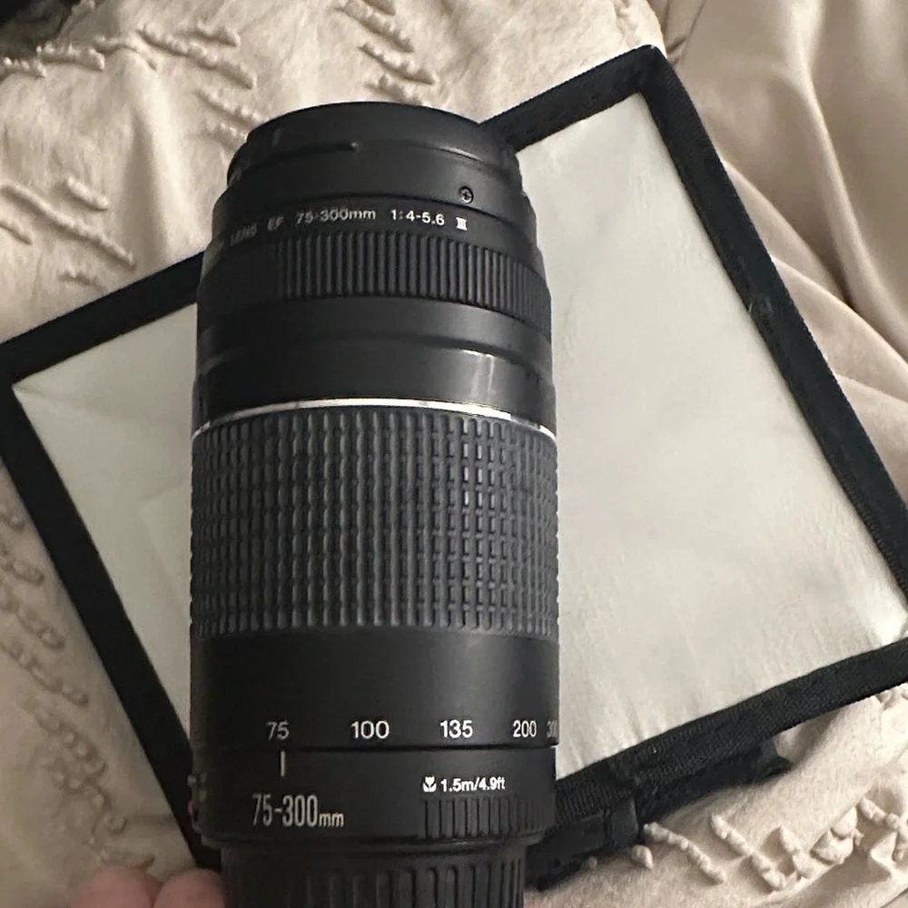 Canon 75-300mm lense